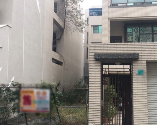 台南除草景觀工程, 台南重劃土地除草, 台南果樹農地除草, 台南園區空地除草, 台南除草鋸樹, 台南墓地清理, 台南道路除草, 
    	台南圍籬工程除草, 台南代客除草, 台南除(割)草作業, 台南割草, 台南除草, 台南割草整地, 台南除草整地, 台南空地除草價格, 台南除草工, 台南整地除草費用, 
        台南空地割草, 台南整地除草, 台南空地除草