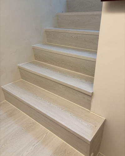 台中樓梯板施工, 台中梯施作超耐磨木地板, 台中鋪木地板, 台中木地板安裝, 台中木地板施工, 
                    台中木地板1坪多少錢？ 台中樓梯可以鋪木地板嗎？ 台中樓梯地板鋪設, 台中木作施工, 台中木地板施工, 台中樓梯裝潢施工, 台中耐磨地板裝潢, 
                    台中樓梯裝修, 台中木作裝潢, 台中木地板施工, 台中木地板裝修, 台中木工師傅, 台中木工推薦, 台中木作工程, 台中木作隔間, 台中木工裝潢, 台中室內裝潢, 台中室內設計推薦