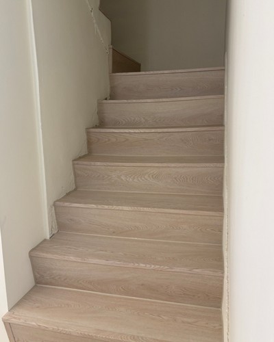 台中樓梯板施工, 台中樓梯施作超耐磨木地板, 台中鋪木地板, 台中木地板安裝, 台中木地板施工, 
                    台中木地板1坪多少錢？ 台中樓梯可以鋪木地板嗎？ 台中樓梯地板鋪設, 台中木作施工, 台中木地板施工, 台中樓梯裝潢施工, 台中耐磨地板裝潢, 
                    台中樓梯裝修, 台中木作裝潢, 台中木地板施工, 台中木地板裝修, 台中木工師傅, 台中木工推薦, 台中木作工程, 台中木作隔間, 台中木工裝潢, 台中室內裝潢, 台中室內設計推薦